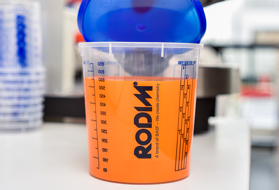 RODIM Lid for mixing cups application 2